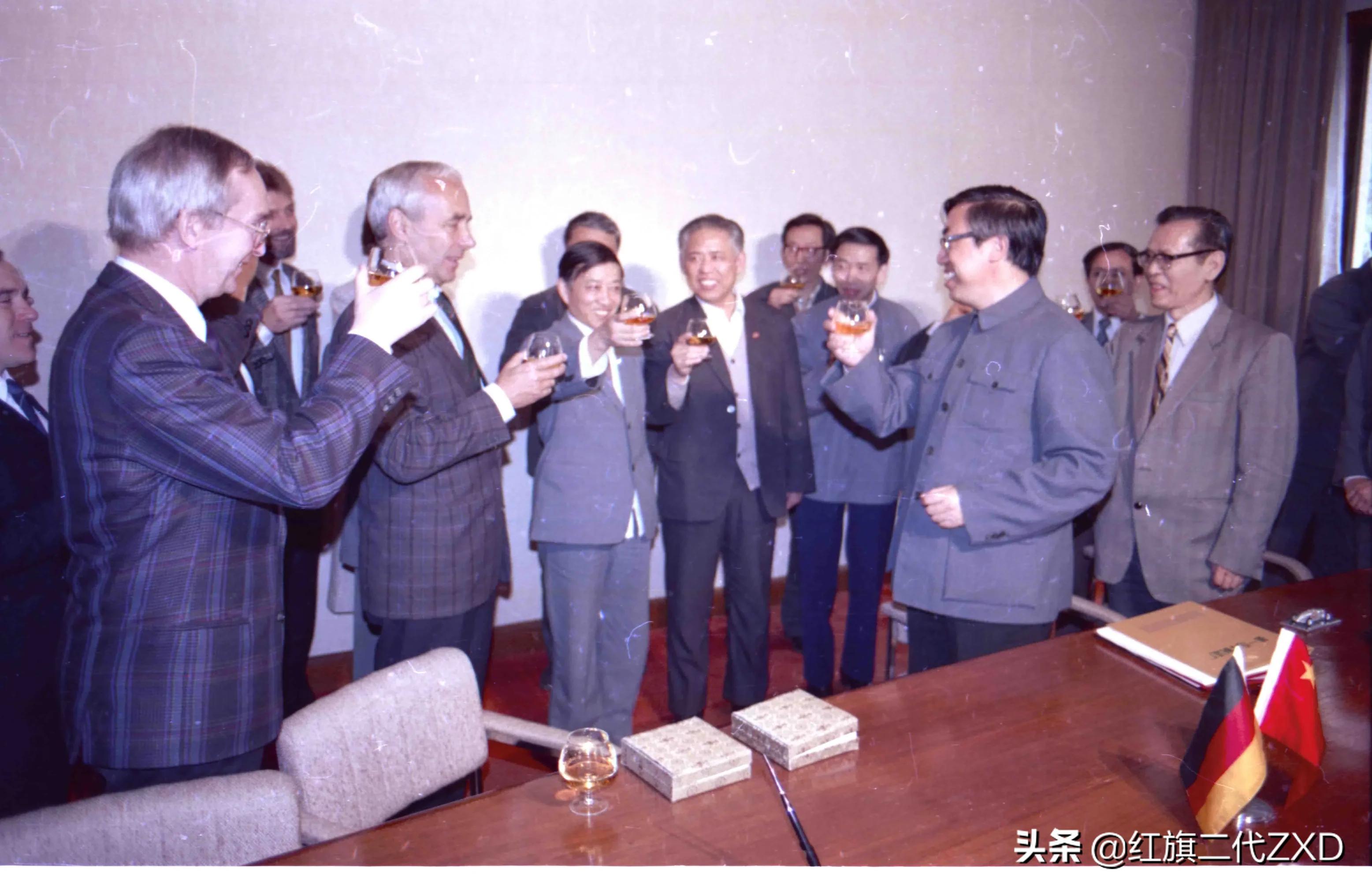 一汽集团与德国大众公司的第一次合作，是从秘密签约开始的￼