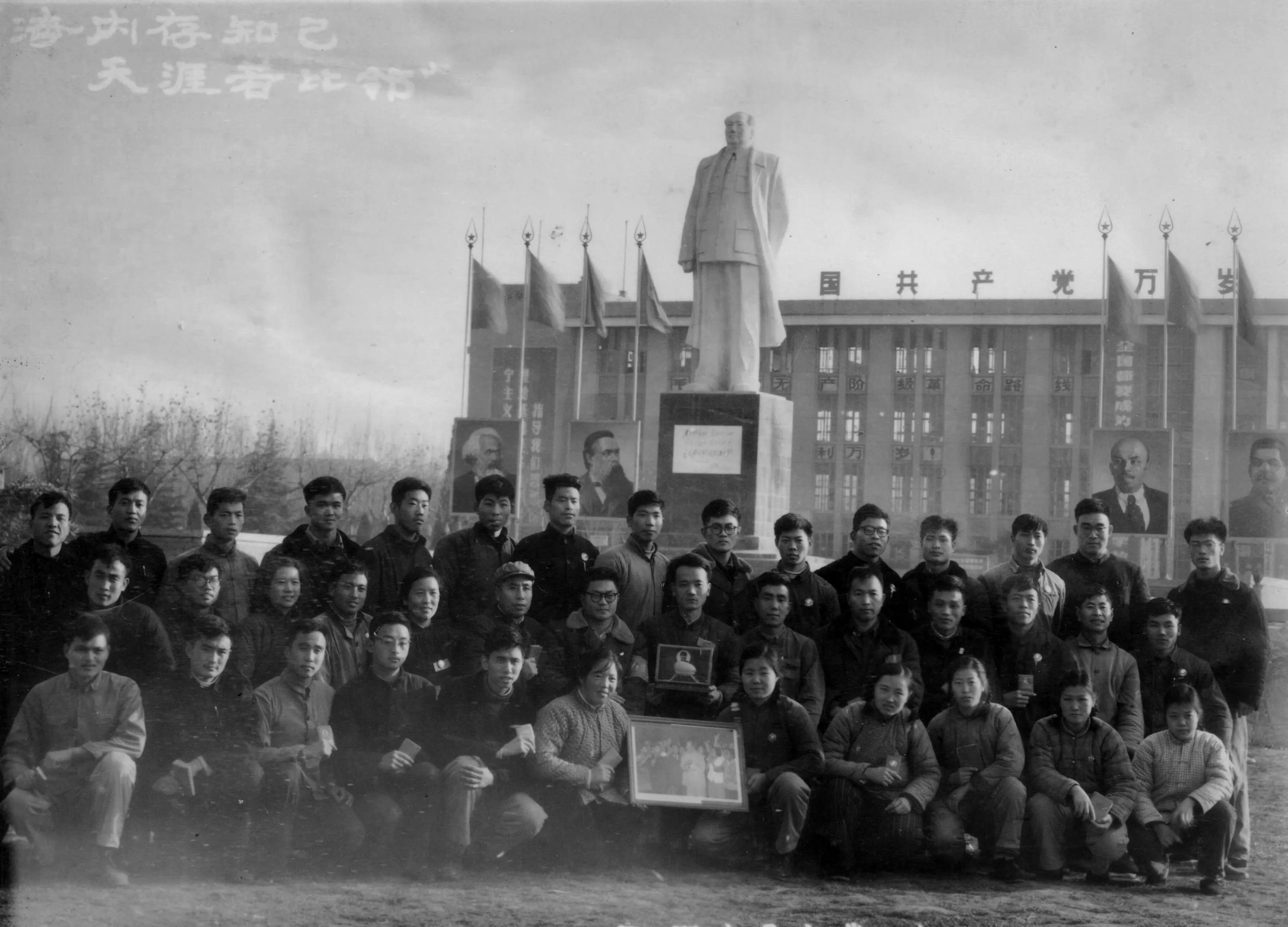 他，17岁上神秘大学，47岁任陕汽厂长，带领陕汽闯难关，创未来
