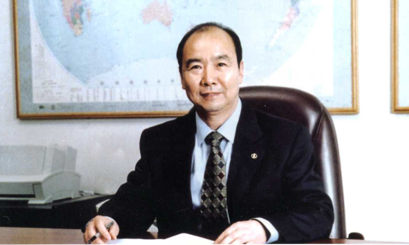 他，17岁上神秘大学，47岁任陕汽厂长，带领陕汽闯难关，创未来