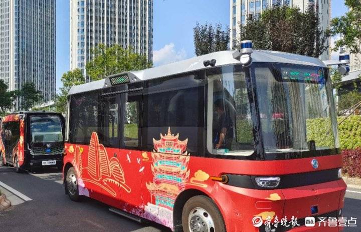 无人驾驶还能礼让行人，媒体行解码中国车谷如何“换道加速跑”